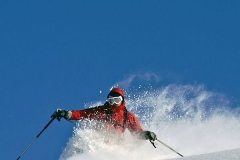 outdoor-adventure-skiing