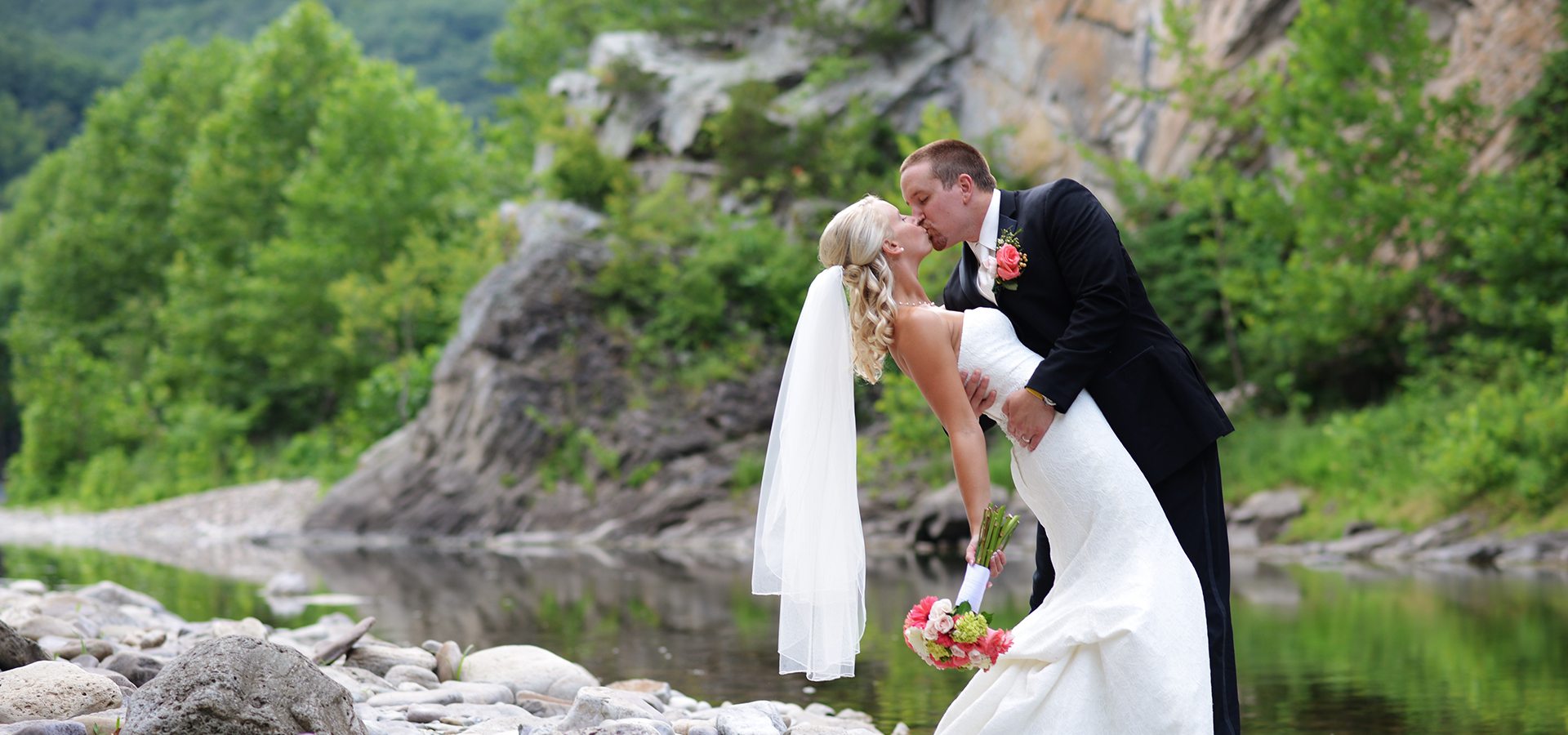 Mountain Wedding Venues in West Virginia: 4 Reasons to Pick Harman’s Log Cabins